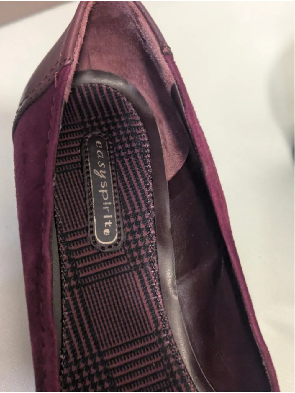 Easy Spirit Esmallie Dark Red Suede Wedge Loafers Size 6.5